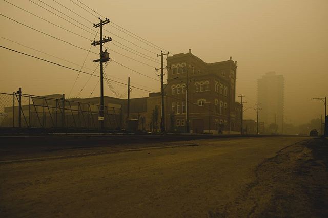 There will be a few personal shots coming up from the wild smoke we had yesterday. We've all seen the smoke but I don't believe Edmonton has seen it quite as bad as yesterday before. Shooting downtown was bizarre as it felt like a total wasteland. ⁣
