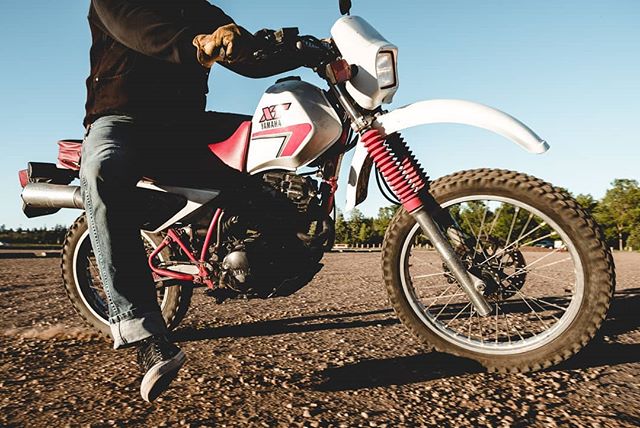 Coming into the weekend hot! ⁣
⁣
www.redlinephoto.ca⁣
⁣
⁣
#yegmoto #yegphotographer #yegmotorcycle #motosocial #motosocialedmonton #dualsport #brap #yeglifestylephotographer #yegcommercialphotographer #yamahaxt350