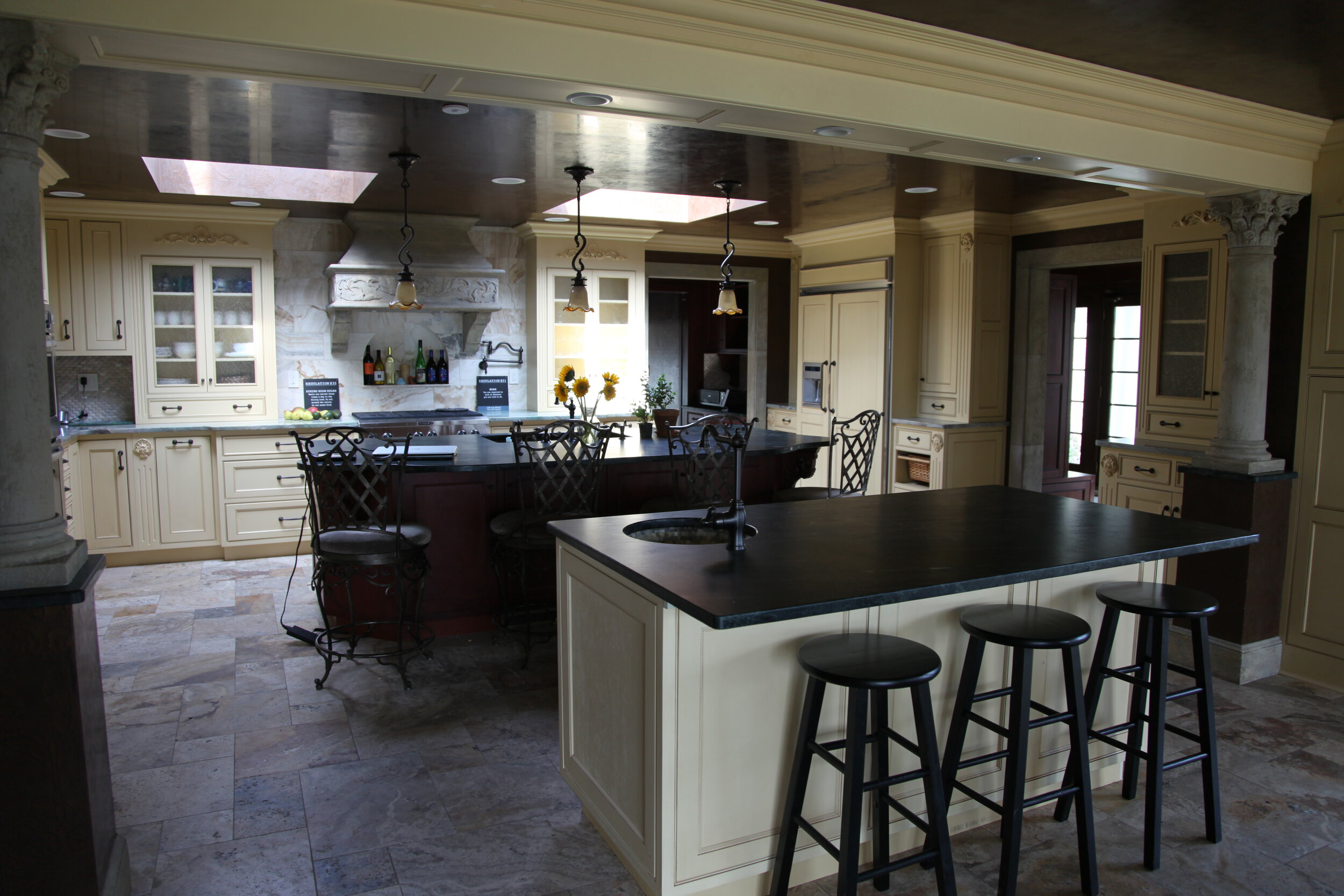 Kitchen 2.JPG
