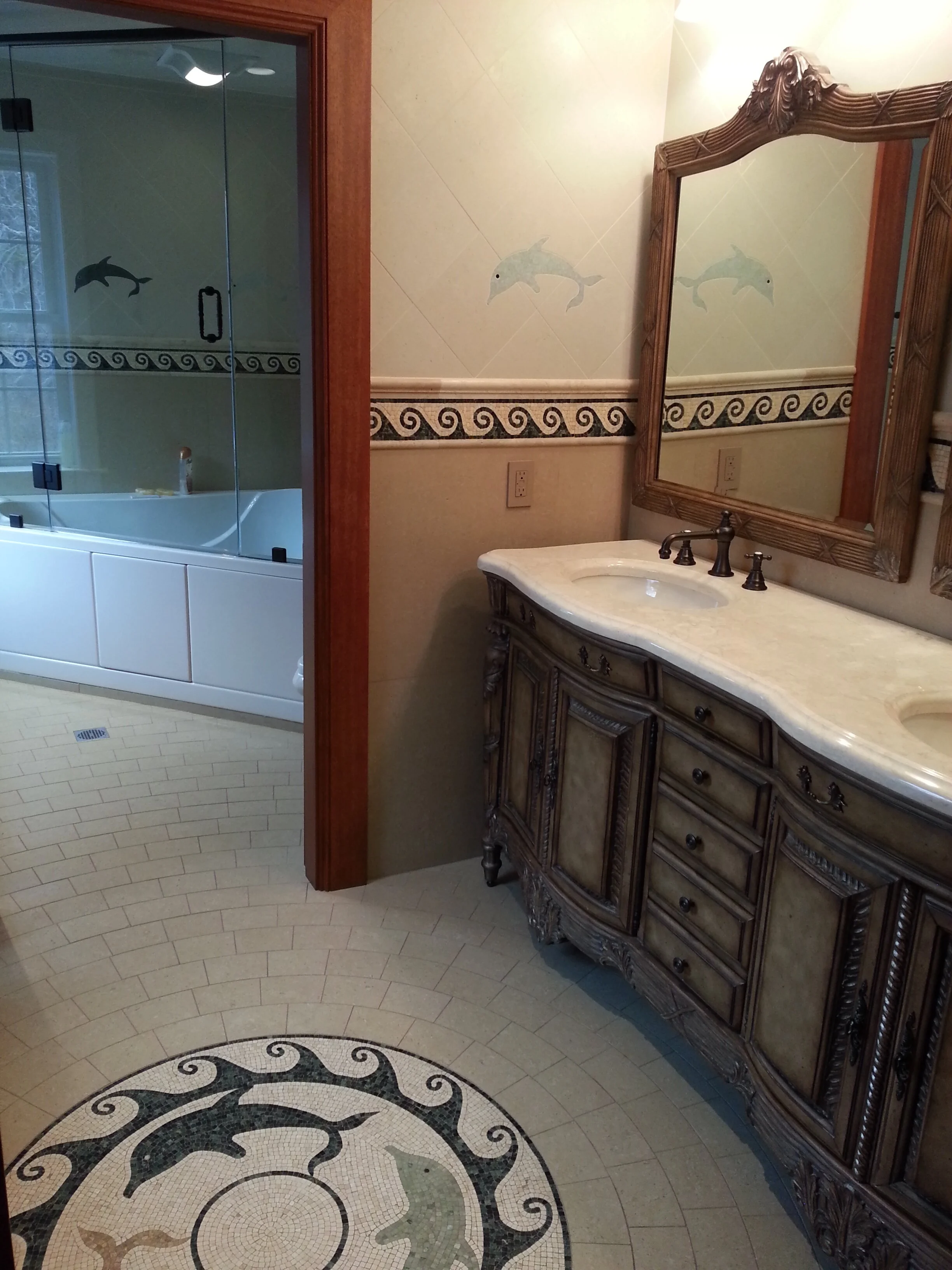 Upstairs Shared Bath.jpg