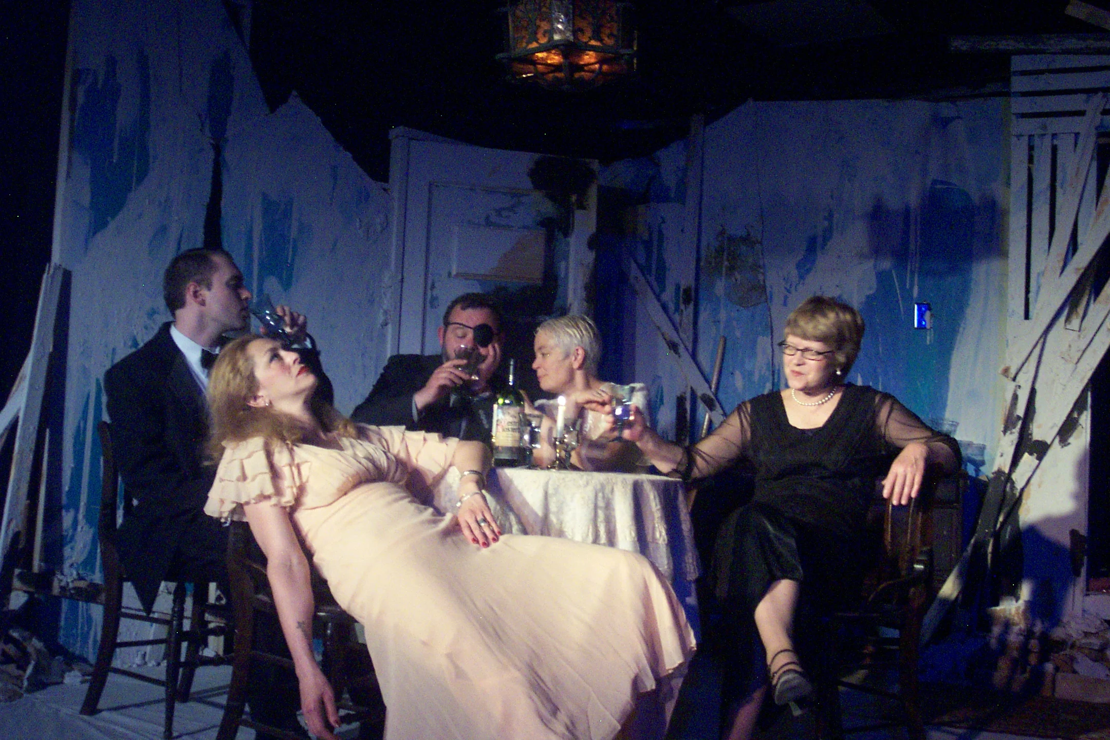 Bright Room Performance 001 1.jpg