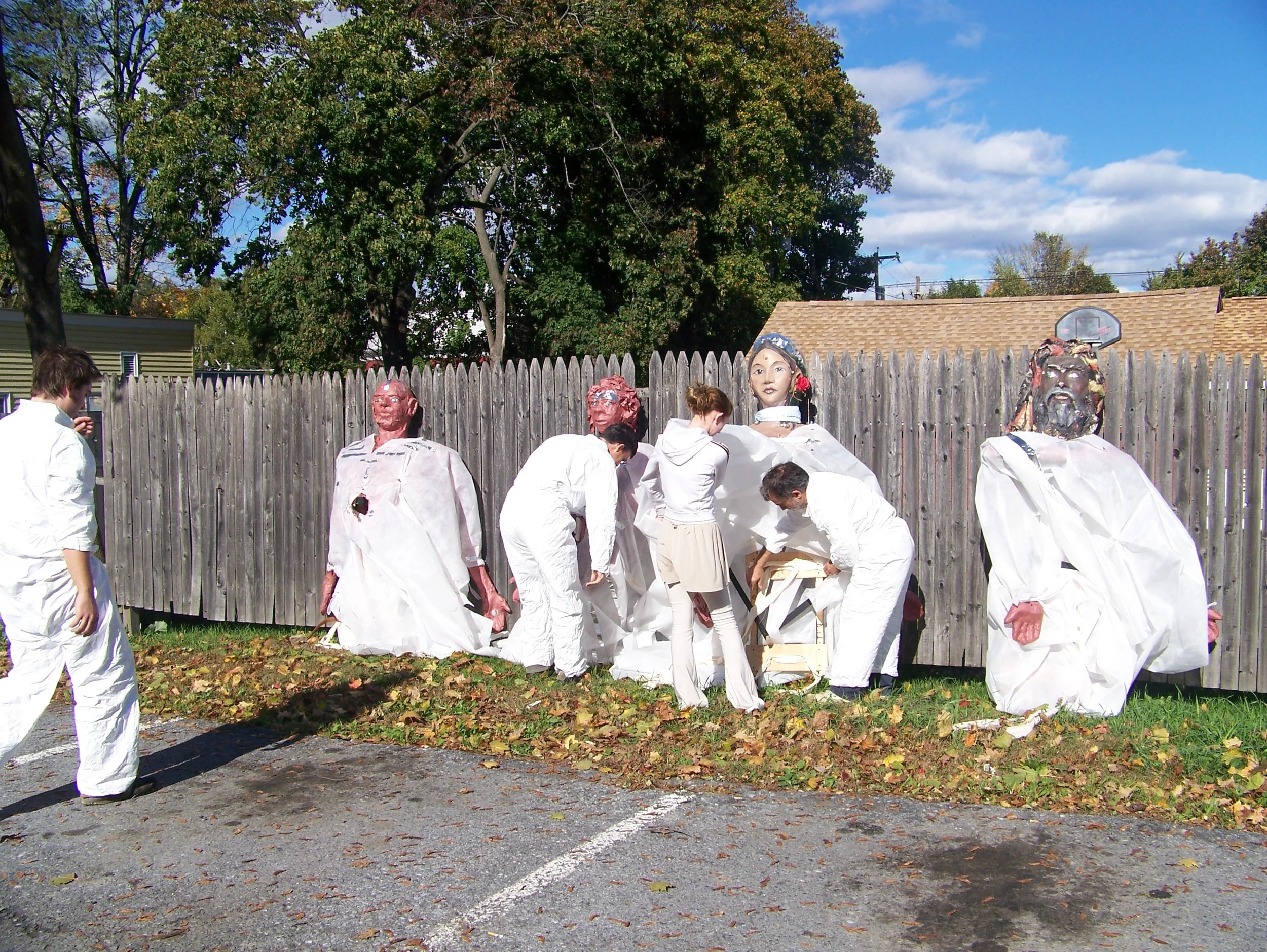 Halloween Giants 10-07 005.jpg