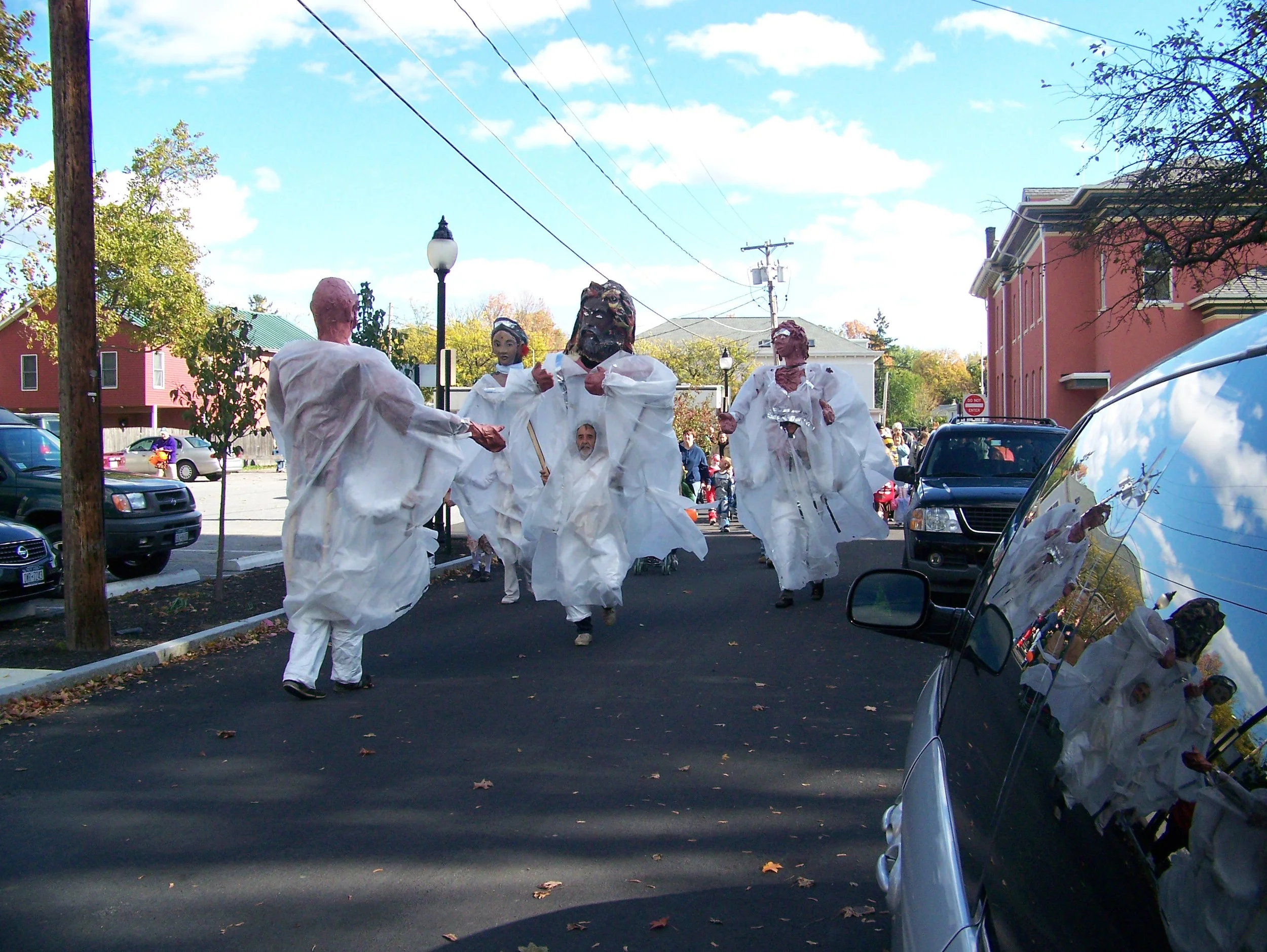 Halloween Giants 10-07 009.jpg