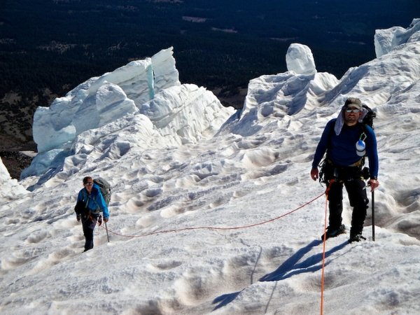 mount_shasta_glacier_crevasse_rescue.jpg