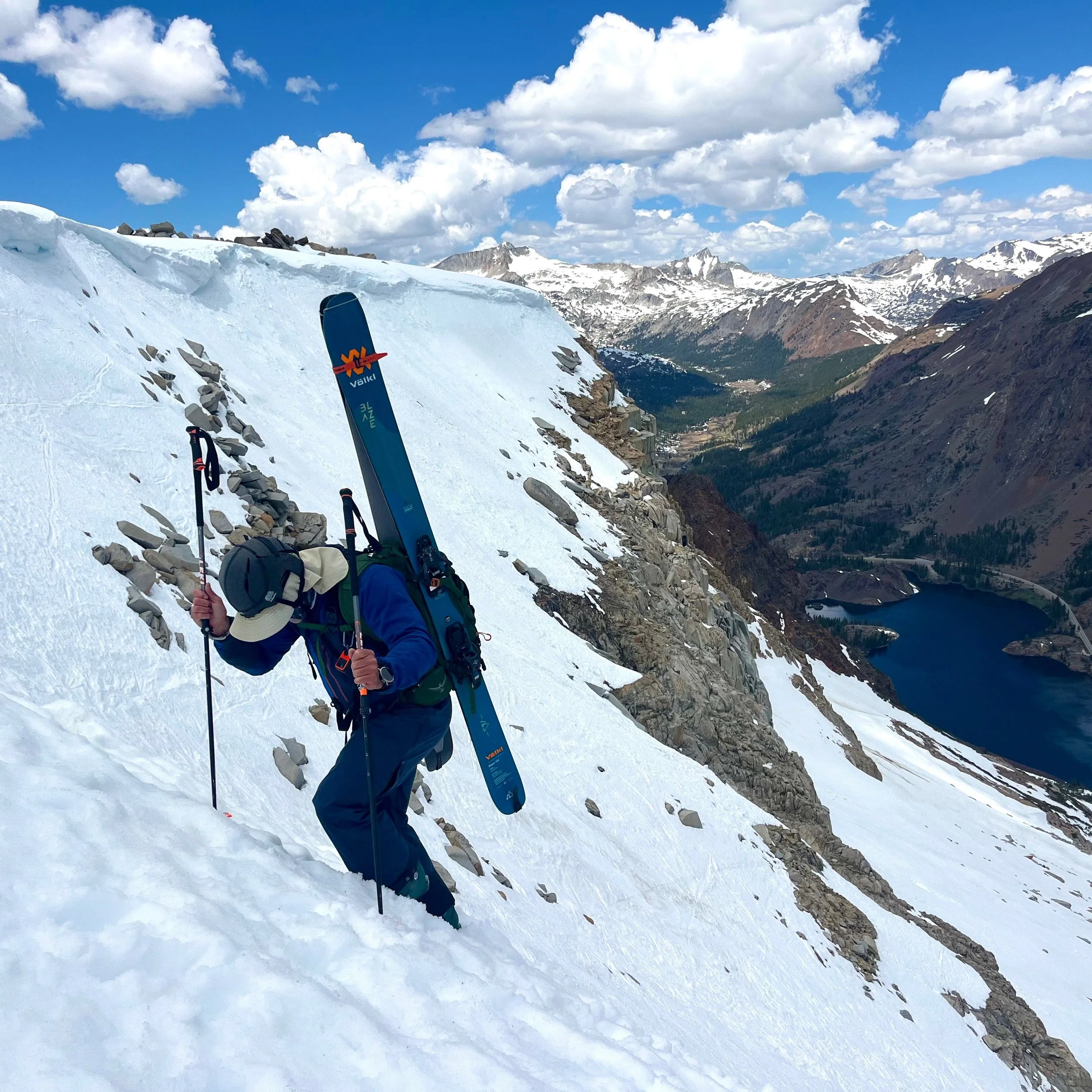 Ski season is still with us here in the High Sierra! IAG ski/splitboard guide Mike had a great day with a guest the other day in Ellery Bowl above the Tioga Road. #skimountaineering #backcountryskiing #earnyourturns #climbskitrektheworld #highsierra 