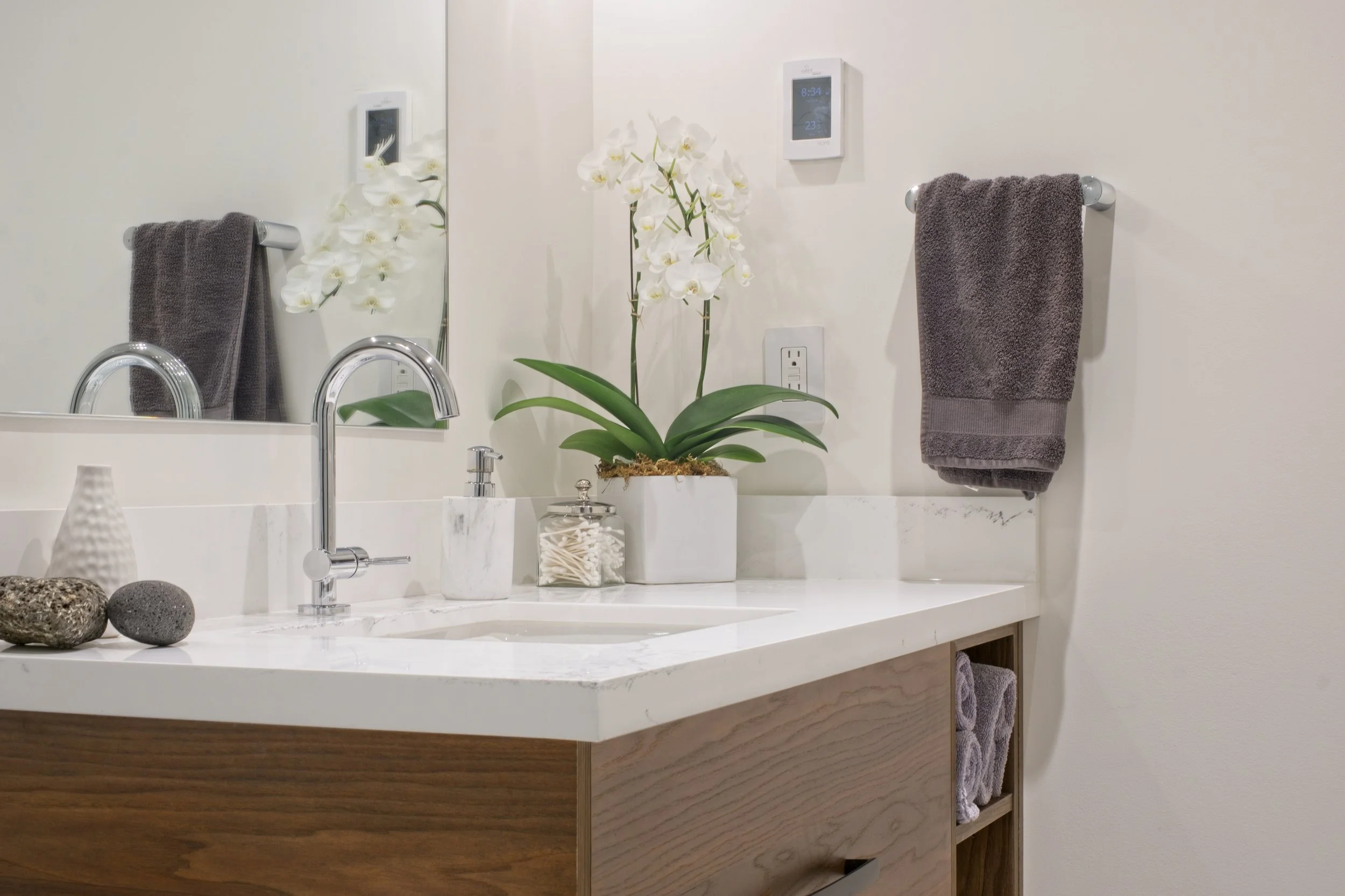 Bathroom - 1.jpg