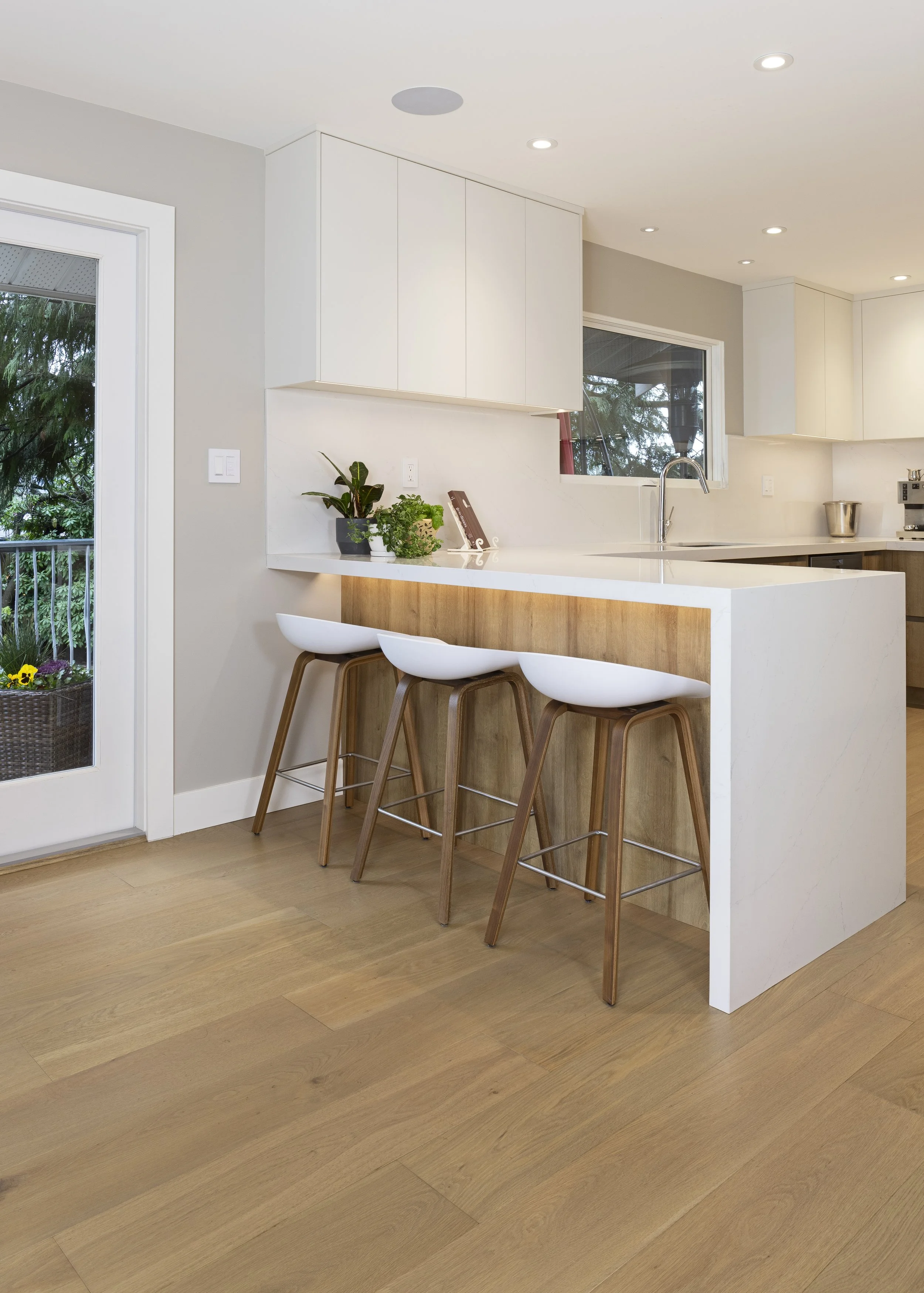 Provence-Oak-Burnaby-2024-Kitchen-counter.jpg