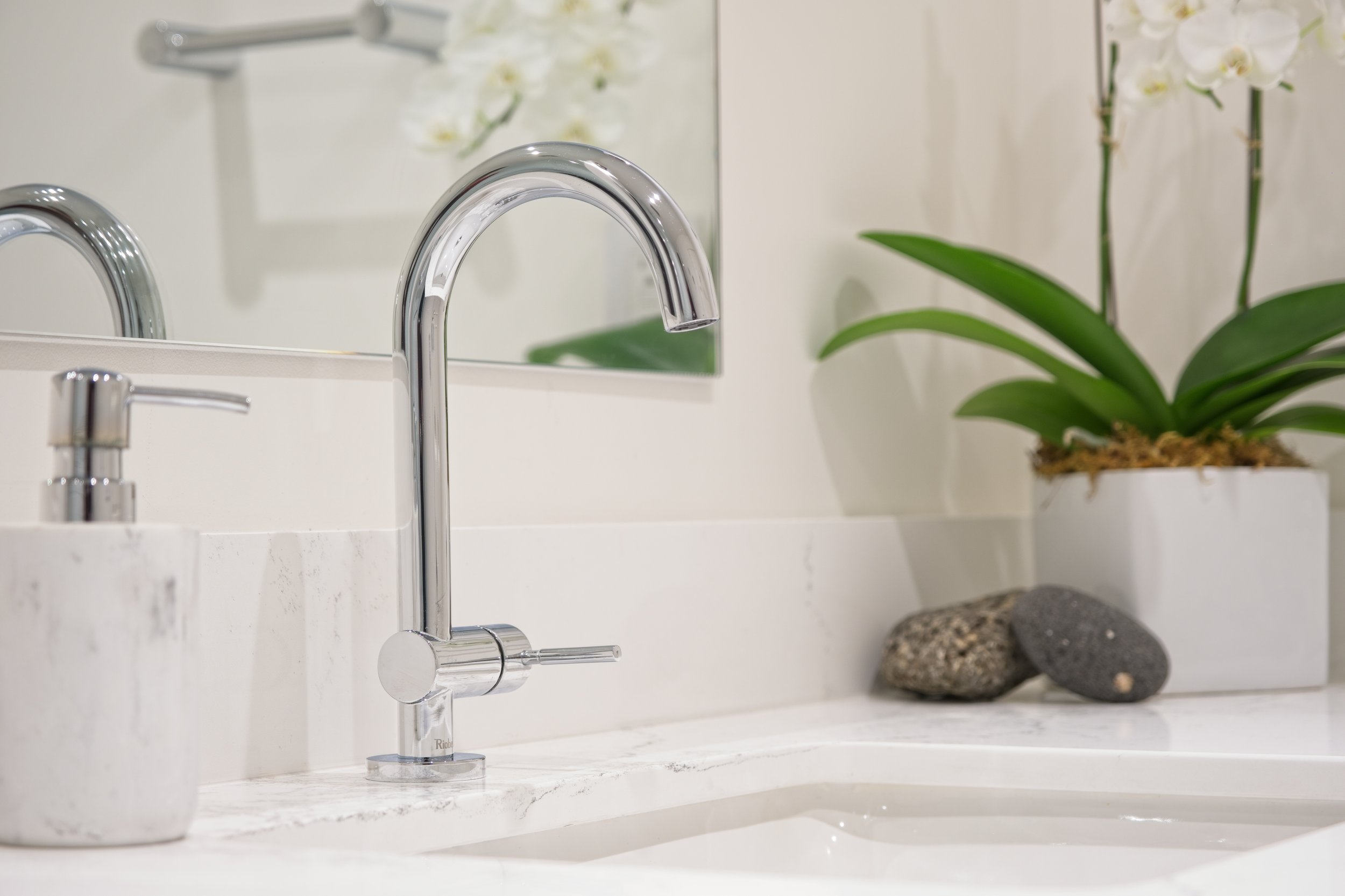 Bathroom - 4.jpg