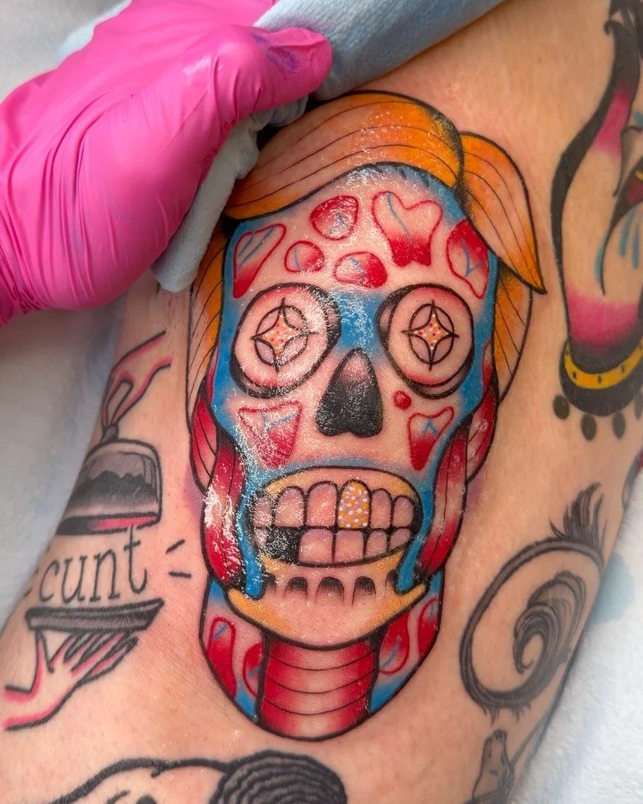 Put on the damn glasses! 😎 Thank you B for choosing from my They Live flash.