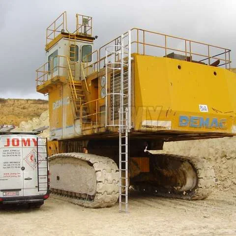 Drop-down%20ladder%20-%20Reliable%20in%20all%20conditions_csm5570.jpg
