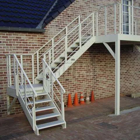 f Exterior%20stairs%20with%20platform_csm5611.jpg