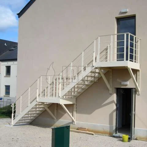 f Inline%20stairs_csm5609.jpg