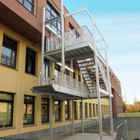 f Stair%20with%20anti-burglar%20retractable%20flight_csm5628.jpg