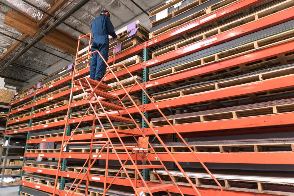 What Are the Benefits of a Rolling Ladder?