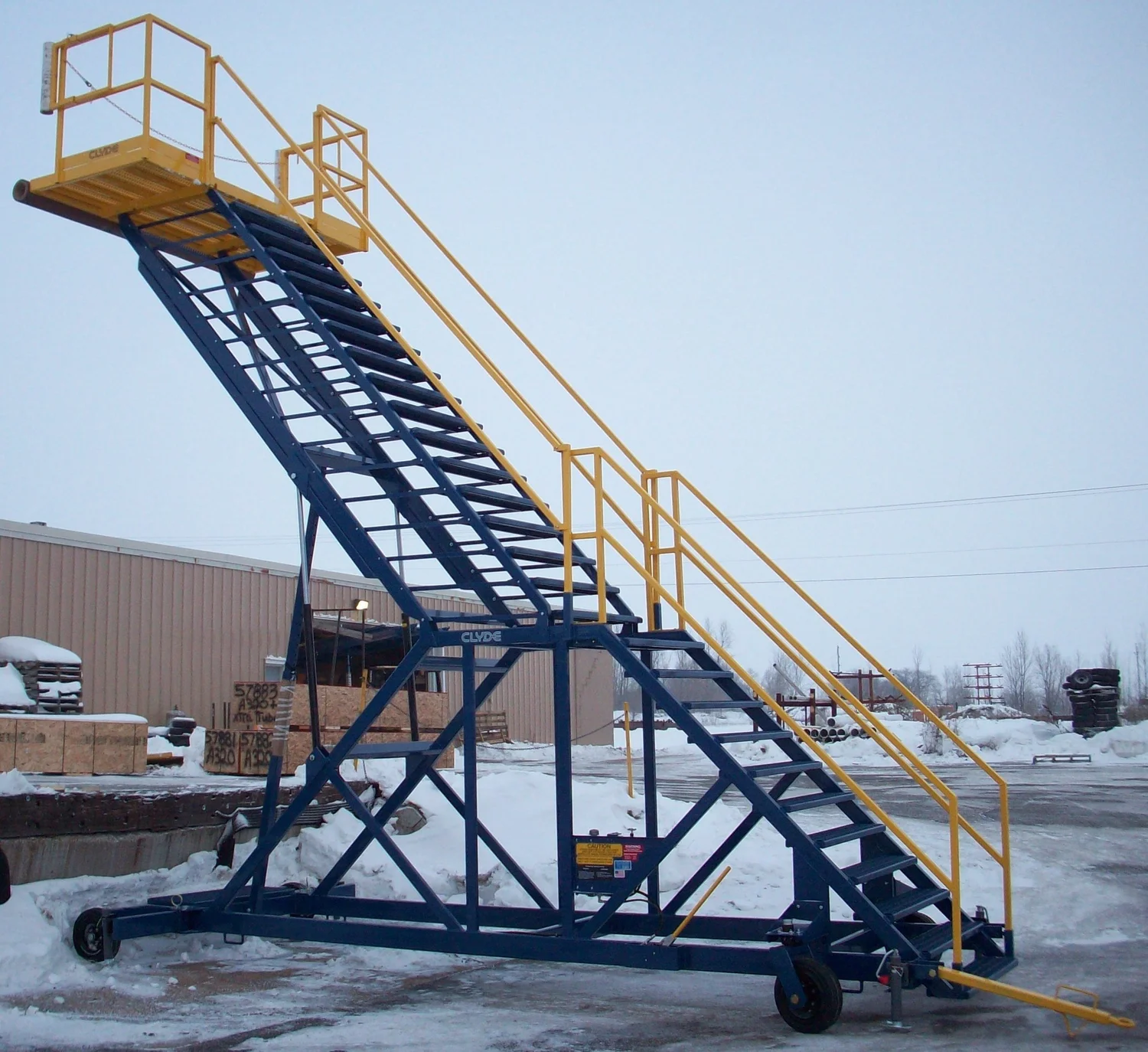 B2 Maintenance/Crew Stand - Model 15F2698 | Platform & Ladder