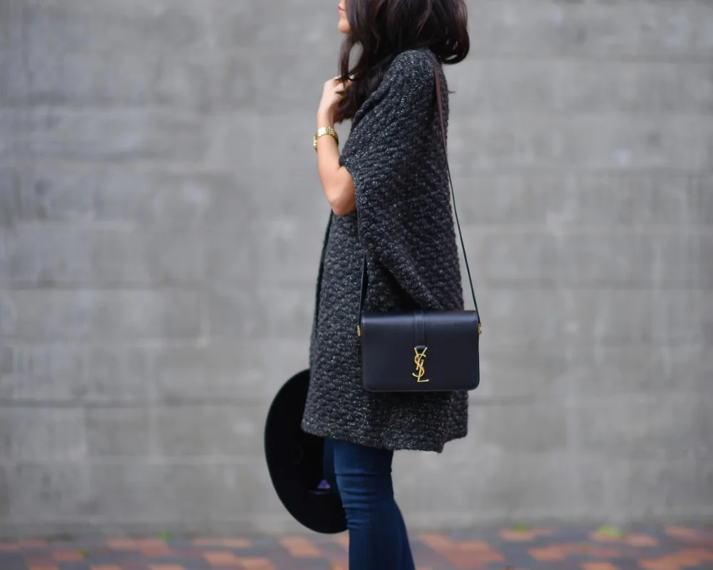 AzzurraCapri_Cocoon_Sweater_Cape_EcuaAndino_Hat_RagandBone_Quaya_MirrorredSUnglasses_SaintLaurent_Universite_SamEdelman_LucysWhims_StreetstyleFashion_Inspo_FashionBlogger_SanDiego.jpg