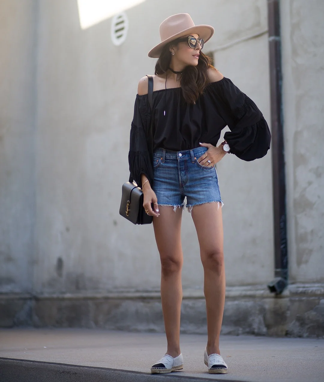 Levis-Chanel-Espadrilles-Lack-of-color-hat-off-shoulder-ysl-fashion-streetstyle.jpg
