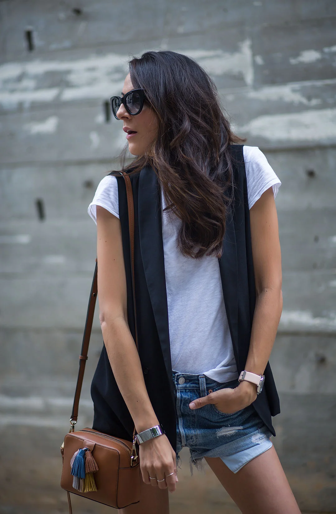 Levis-Topshop-Vest-Rebecca-Minkoff-Crossbody-Fashion-Blogger-Streetstyle-Chanel.jpg