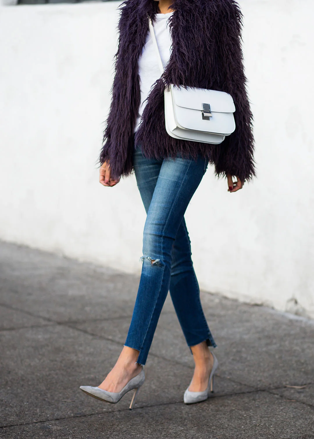 Faux_Fur_Jacket_Celine-Box_Bag_Streetfashion.jpg
