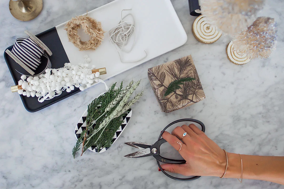 Gift_Wrapping_Crafting_Flashes_of _Delight.jpg
