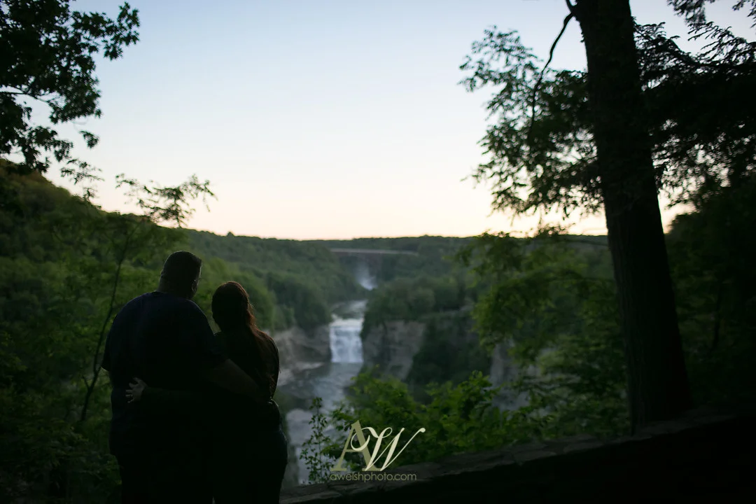 jenn-ryan-letchworth-park-engagement-10.jpg