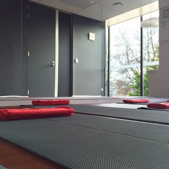 H O O K E D • O N • A • F E E L I N G

I feel so lucky and grateful to be in the moving business, and to have such an amazing community who join me on the mat. When I think about the things I am most grateful for, this amazing room that my Dad built with his own two hands is one of them and I am so thankful to the incredible community of lovely people I get to meet and move with on the mat. 
I believe we all learn so much from each other, and it really is the belief and support from this community that has been instrumental to keeping The Sweat Life studio going, and for it to be as special as it is. Thanks team! ♡

Discover your process with me on the mat @ thesweatlifestudio
www.thesweatlifewithk8.com/classes-info/
#thesweatlifewithk8 #movingtogether #trusttheprocess #whyiyoga #pushpause #mindfulmovement #goodthings #yourhealthiestyou