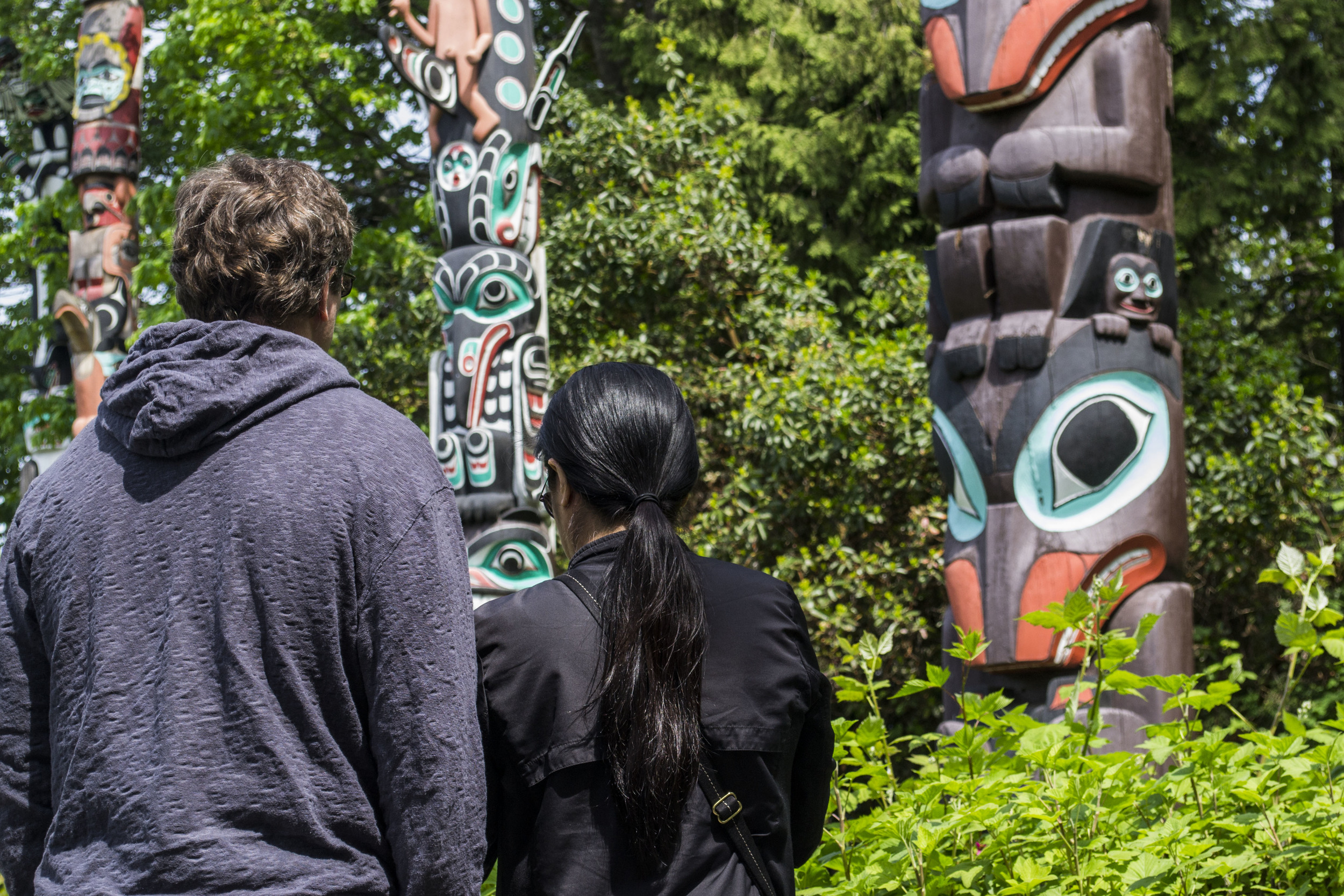 Vancouver tours with totem poles and hiking.