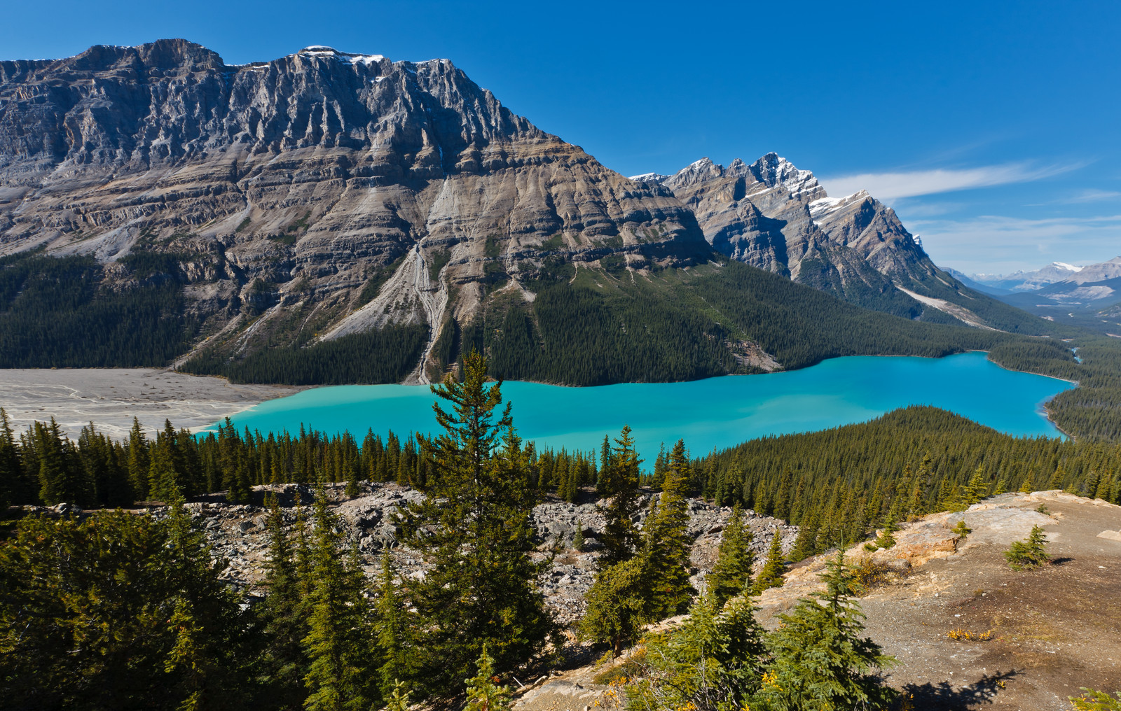 Rockies hiking tour at Peyto Lake