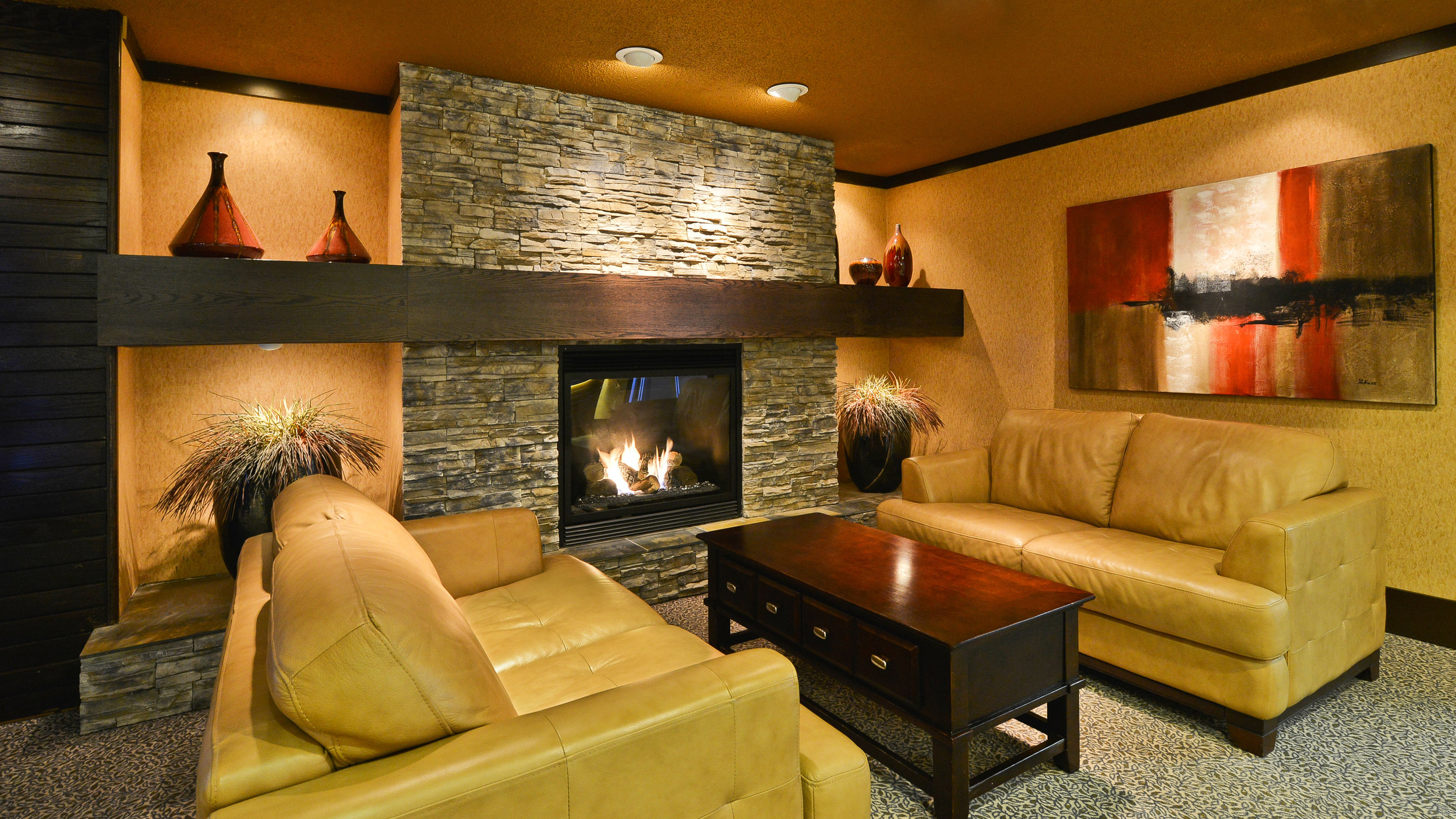 Lobby - Prestige Mountain Resort Rossland.jpg