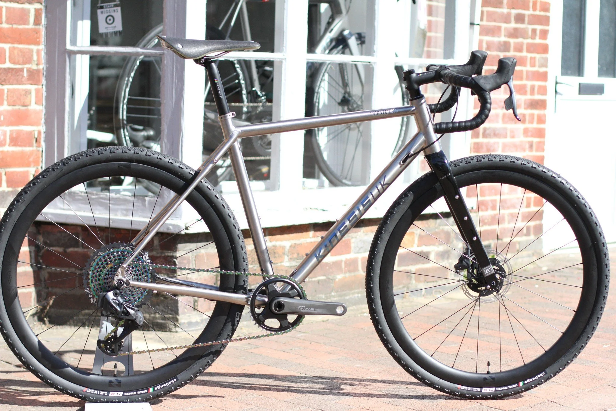 🚲 Custom Build Spotlight: Kinesis Tripster ATR Titanium x SRAM Force AXS Mullet ✨

Adventure, versatility, and performance &mdash; this Kinesis Tripster ATR Titanium has it all. Pairing the smooth precision of SRAM Force AXS electronic shifting with