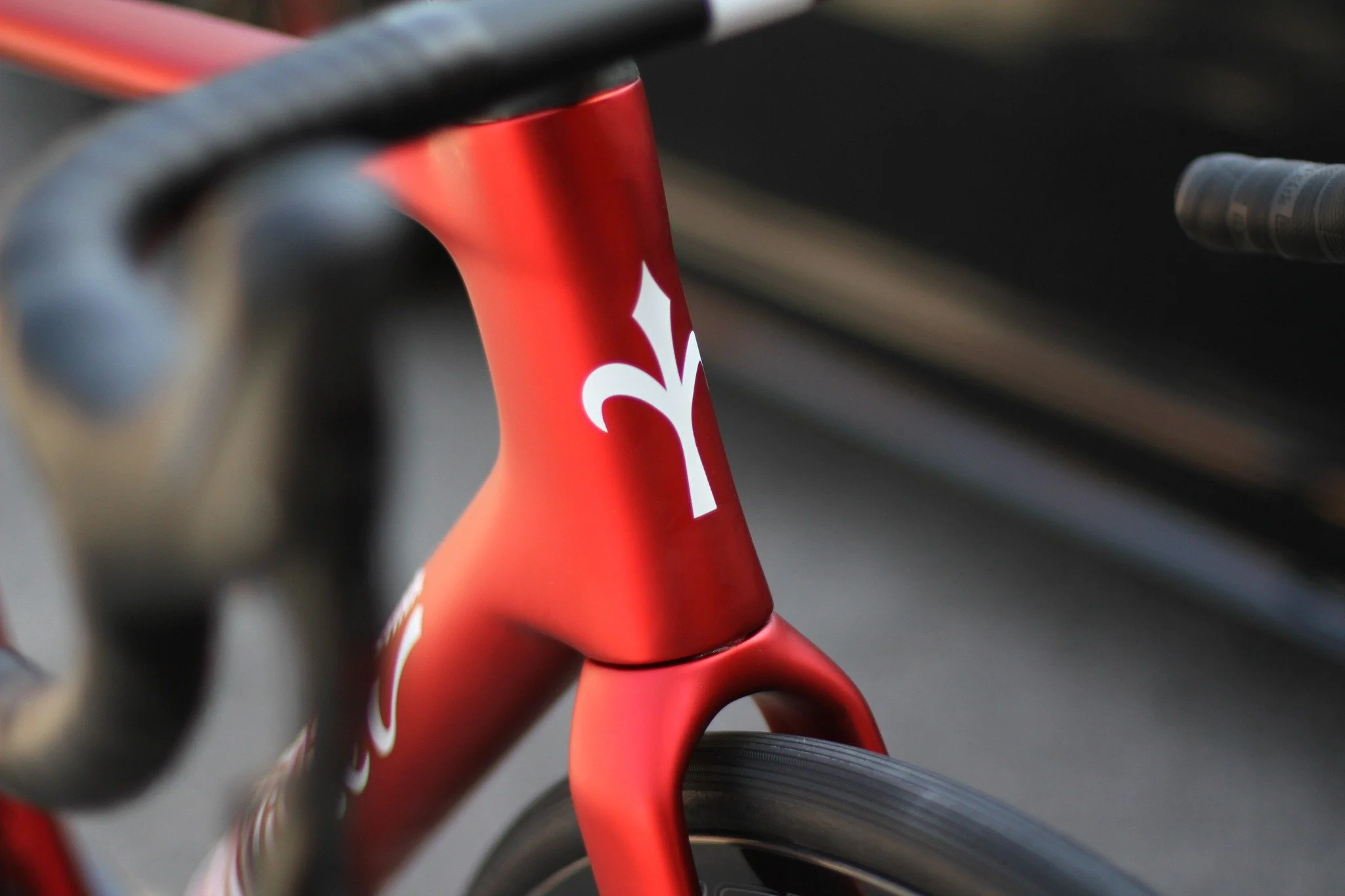 🚲 Custom Build Spotlight: Wilier Zero SLR x Campagnolo Super Record EPS 🇮🇹✨

Some builds just stop you in your tracks &mdash; and this is one of them. The @wiliertriestina Zero SLR embodies Italian excellence: lightweight, beautifully engineered, 