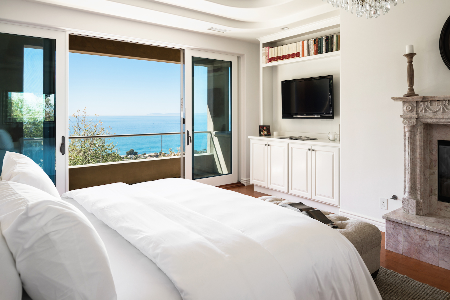 Master-Bedroom-Laguna-Beach-View.jpg