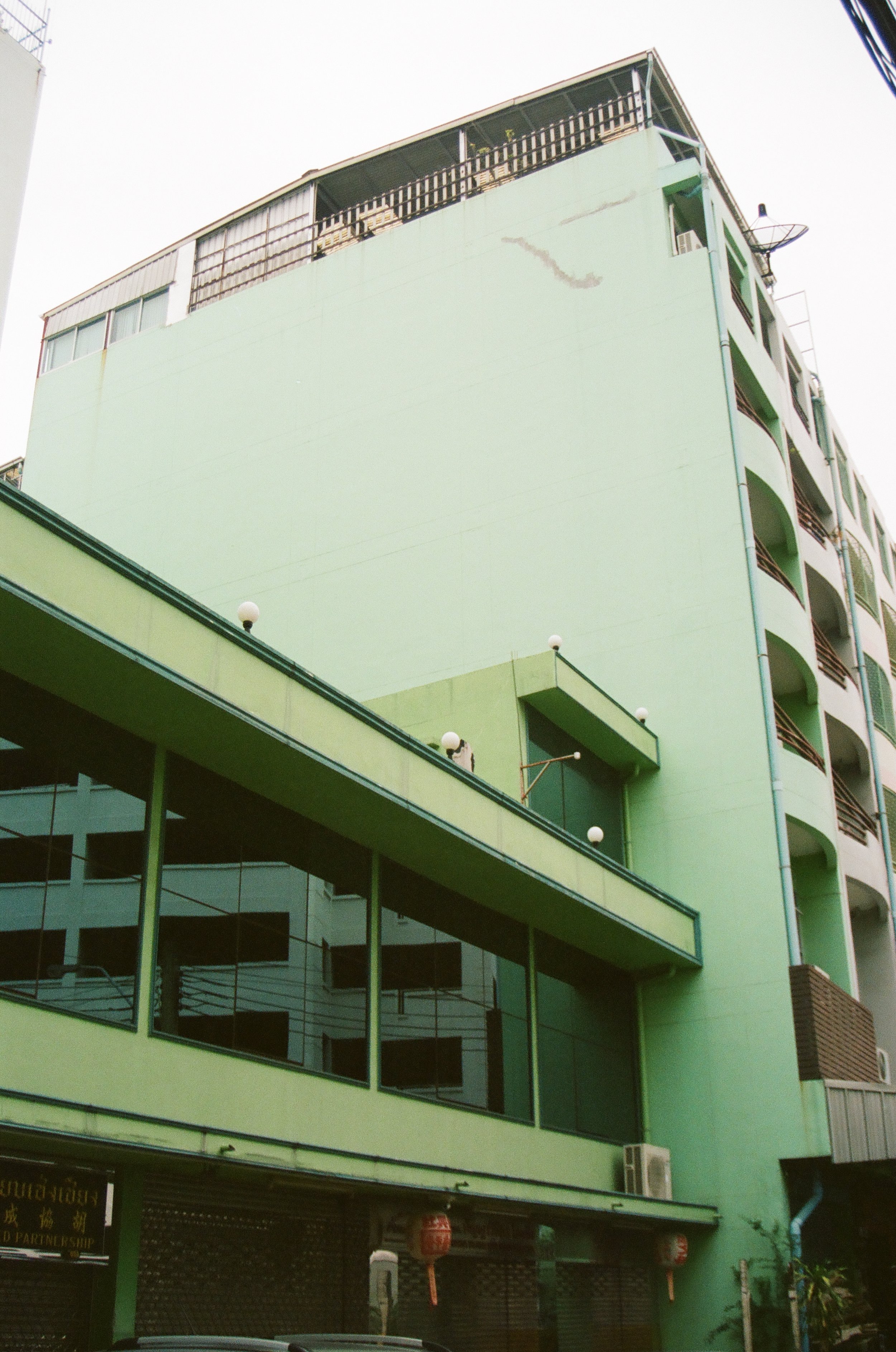 05 - ROBERT DOHERTY - KARI CAHILL - THE EARTH SPUN LIGHT - BKK222 - 35MM - PHOTOGRAPHY - BANGKOK - ZINE - LIMITED EDITION BOOK .jpg