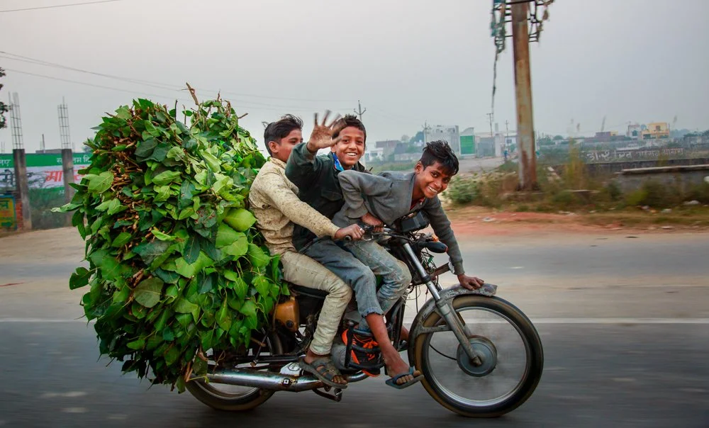 boys-on-moterbike-india-magpietommy.com-3472.jpg