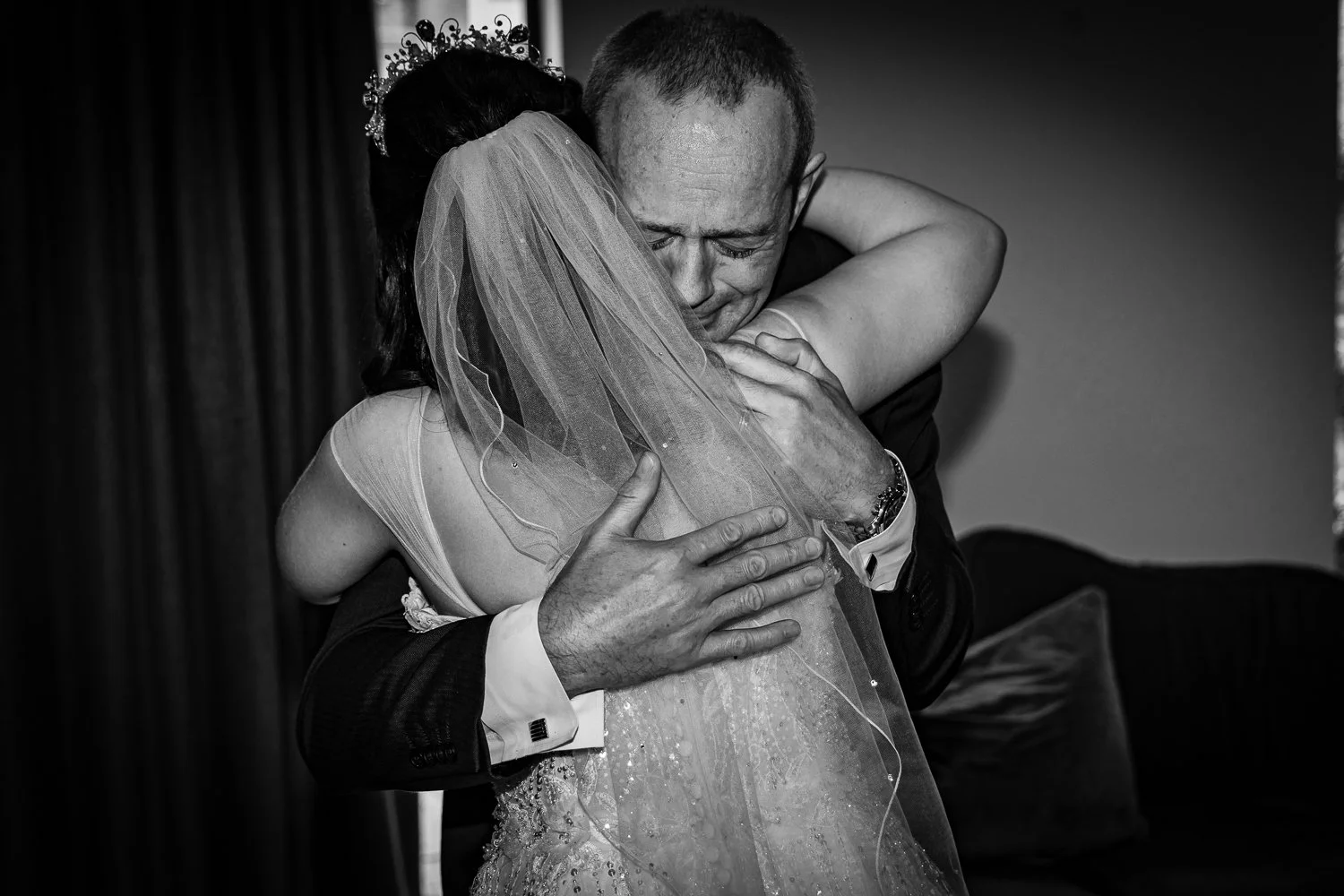 norwich-norfolk-wedding-bride-hugs-father-of-bride_5784.jpg