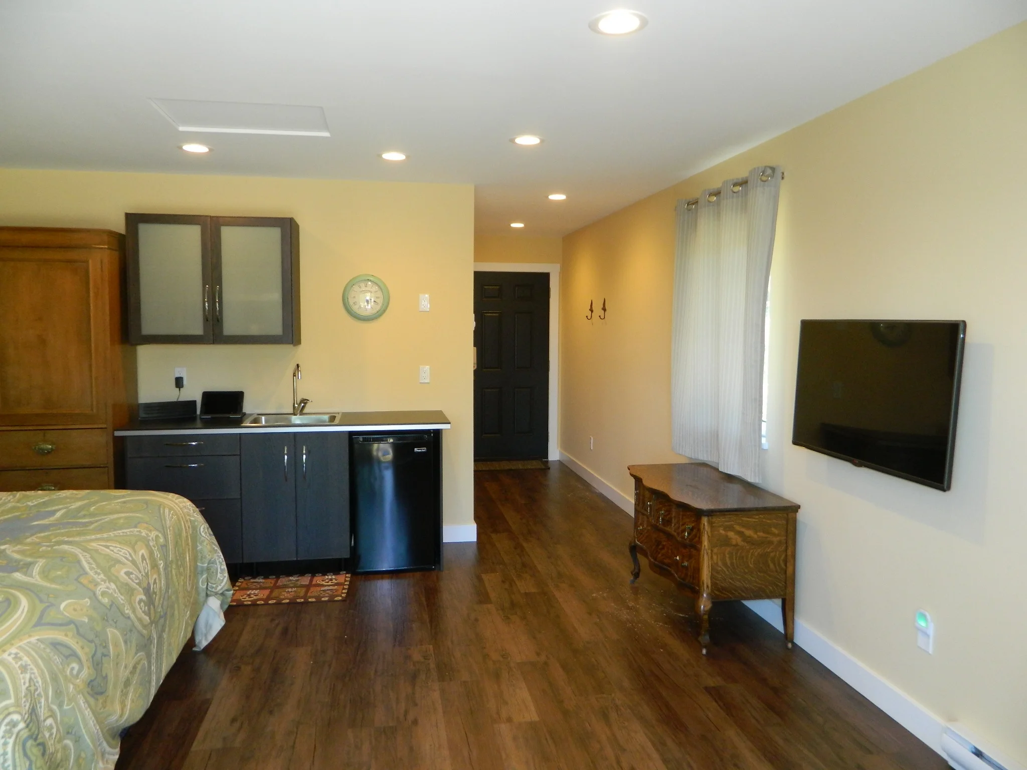 Baker Beach Bed and Breakfast Sunshine Coast BC