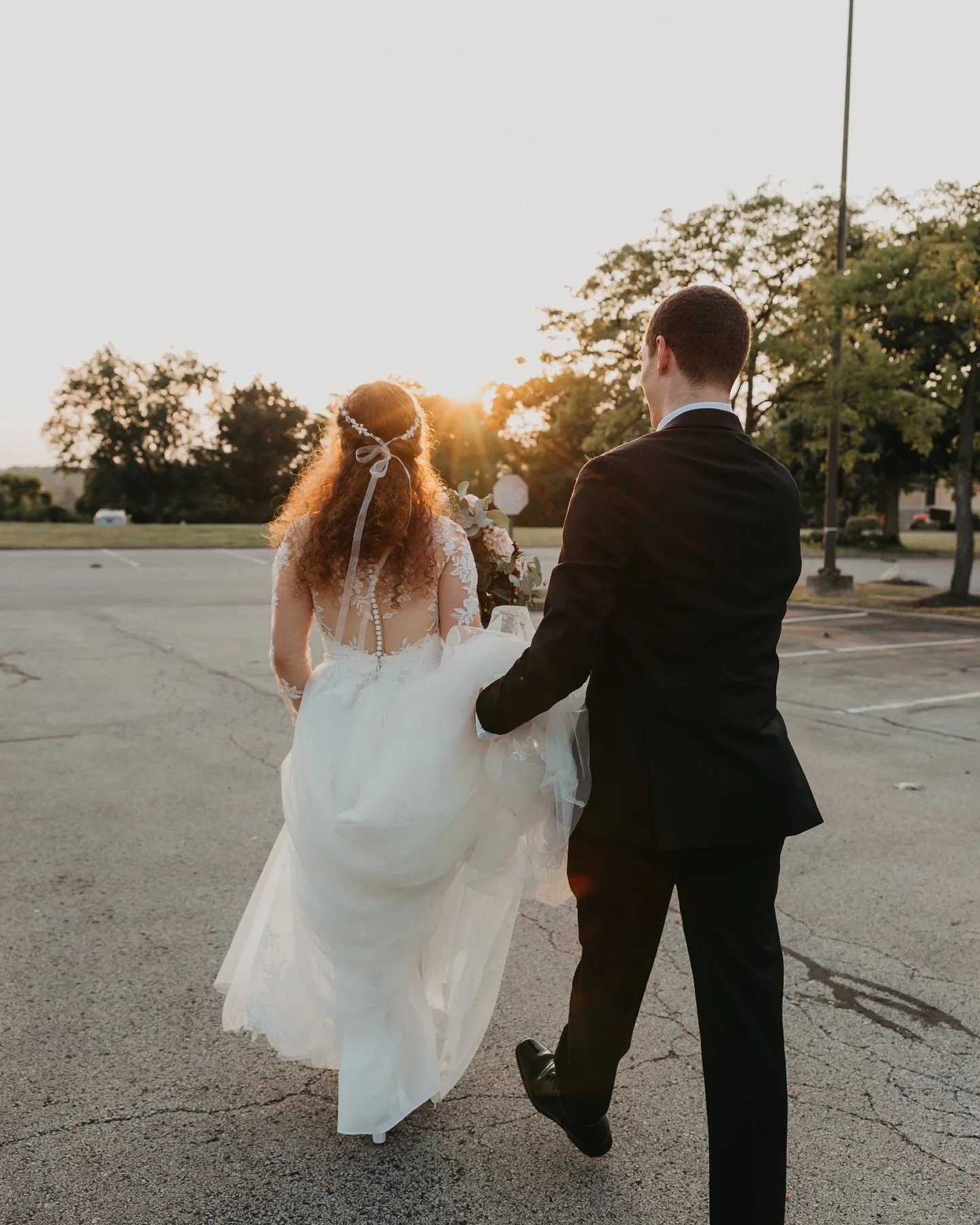 Loved celebrating Sarah &amp; Matthew&rsquo;s special day!  From the gorgeous ceremony at St. Boniface to the intimate reception at the Doubletree, this day was perfect!

#lizegbertphoto #canon #canonphotography #portraitphotography 
#weddingphotogra