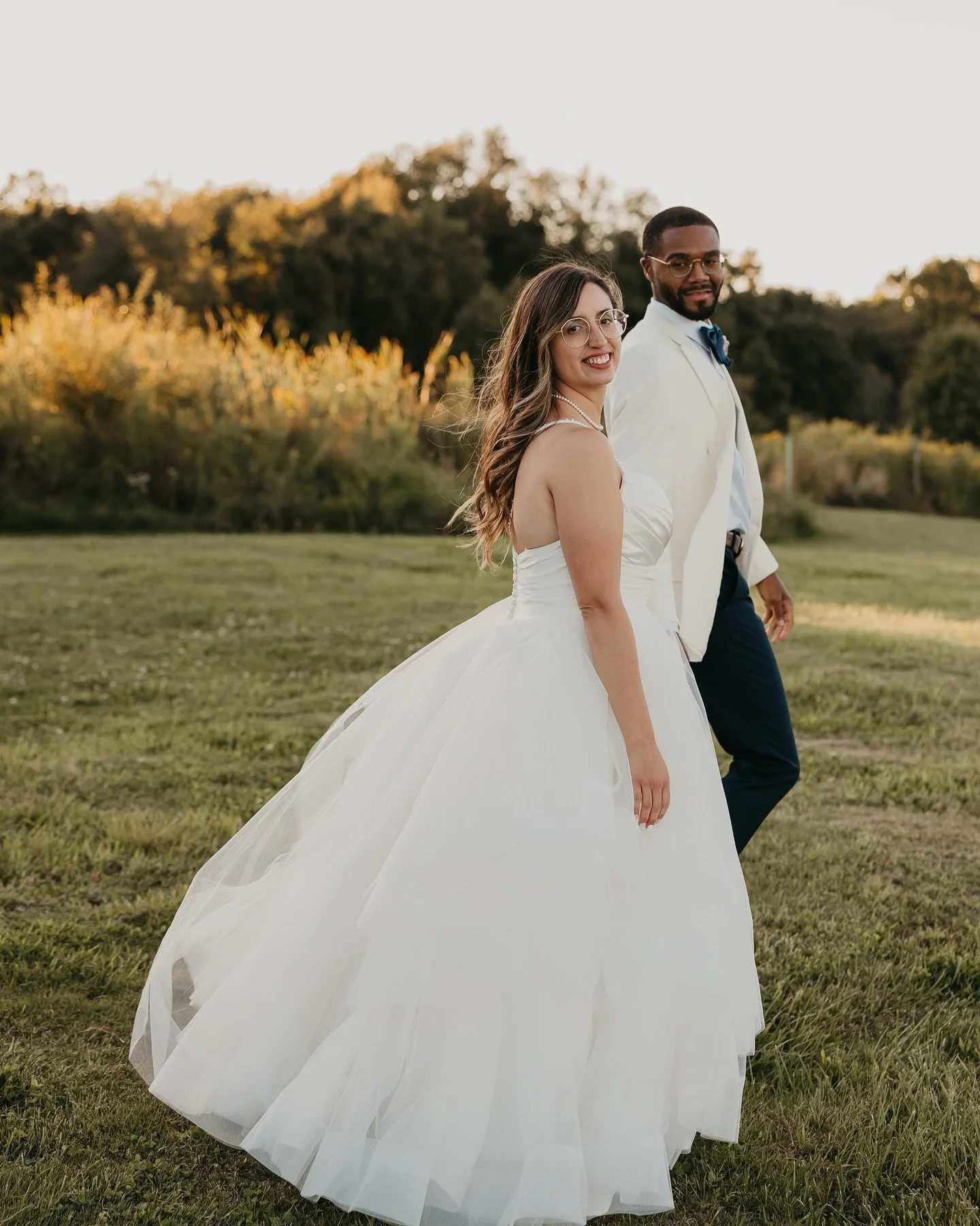 A little preview for Mr. &amp; Mrs. Jones ✨

@willowbrookwedding 
@djthomaspwalter 

#lizegbertphoto #canon #canonphotography #portraitphotography #familyphotographer #portraits #weddingphotographer #wedding #engagement #engagementphotographer #justm