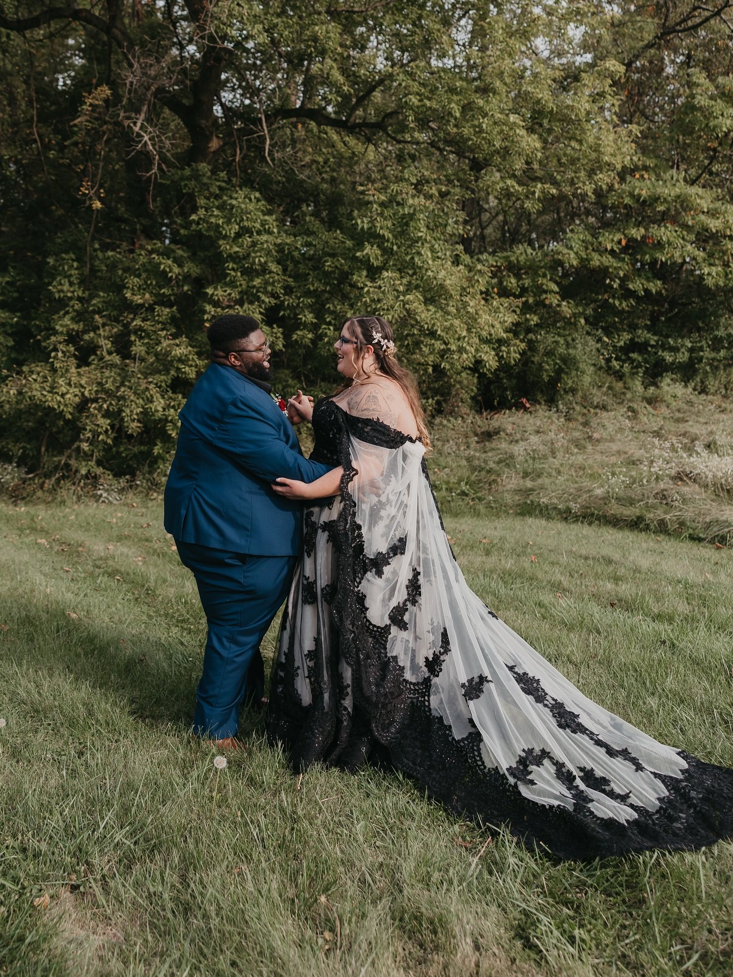 A couple snapshots to celebrate gallery delivery day for the Lyons!