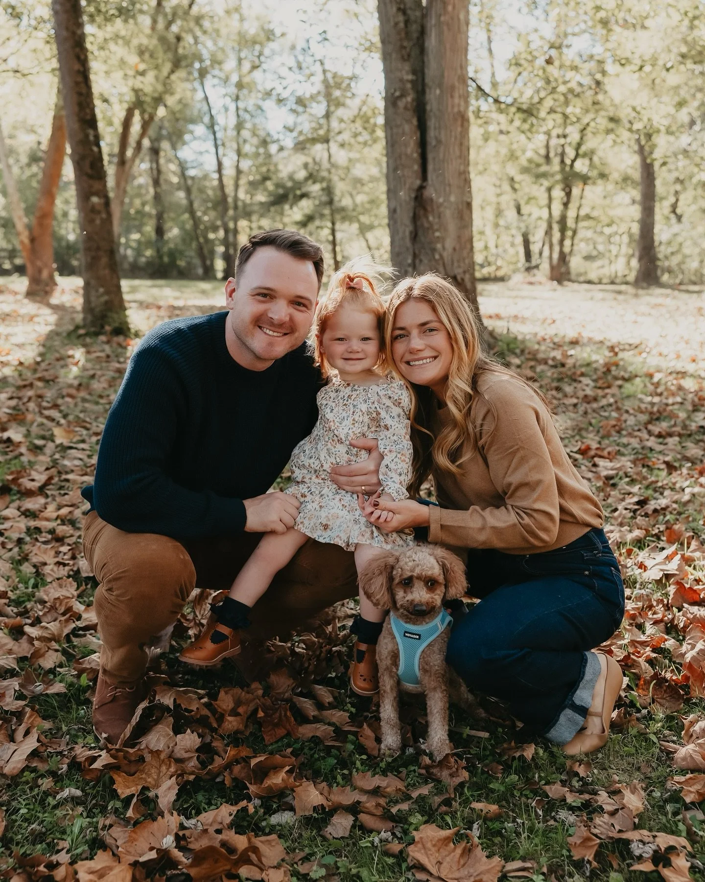 Minis this year were SO FUN! But wait, I have more Christmas minis coming up on December 6th! Don&rsquo;t miss out, grab your spot today! Link in bio

#lizegbertphoto  #minisession #fallminisession #familyphotos #familyphotographer #portrait #portrai