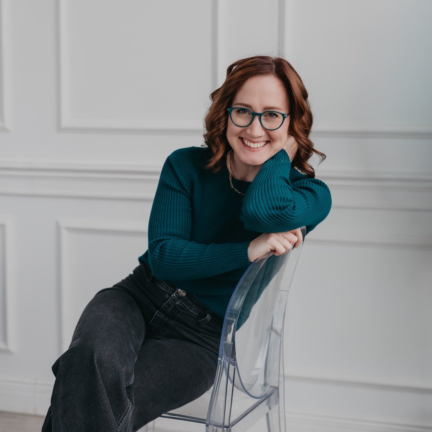 Happy Christmas from the staff of Liz Egbert Photo! Joy has dawned upon the earth ✝️🤍