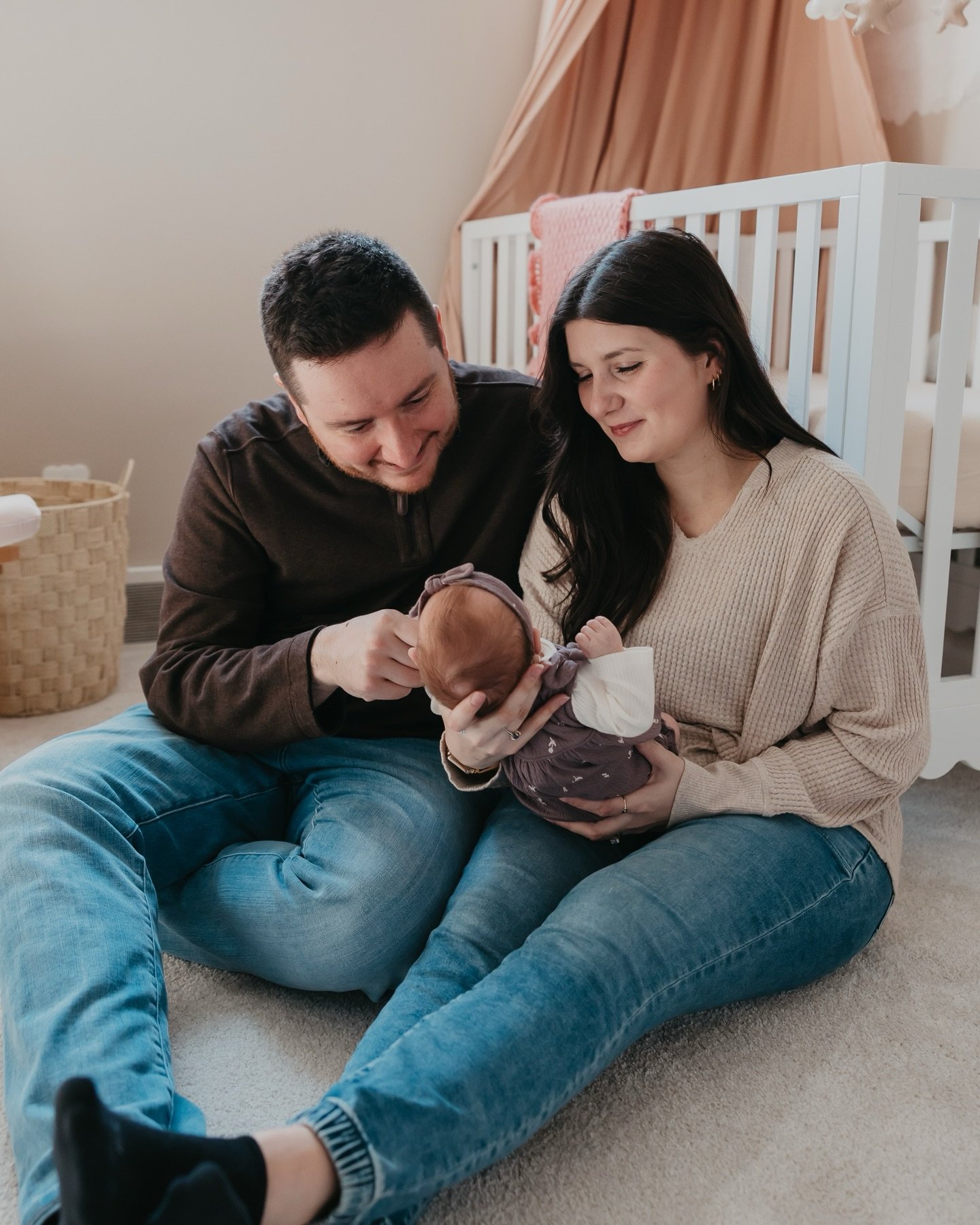 Jane 🩷

#newbornphotos #newbornphotographer #familyphotographer #homesession #portraitphotography