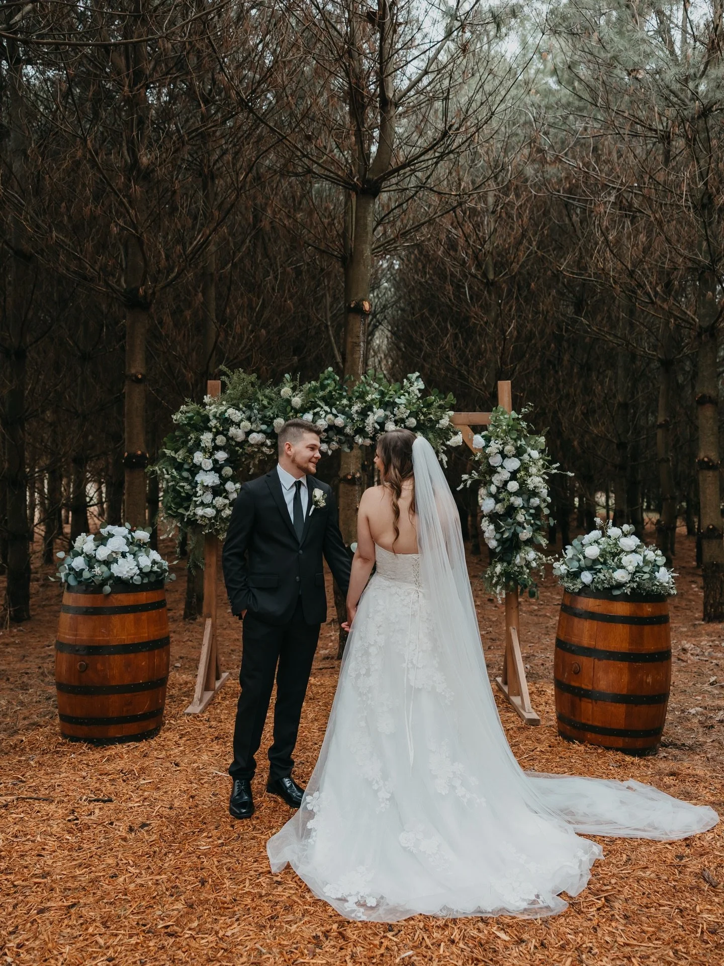 Happy anni to these two! 🤍