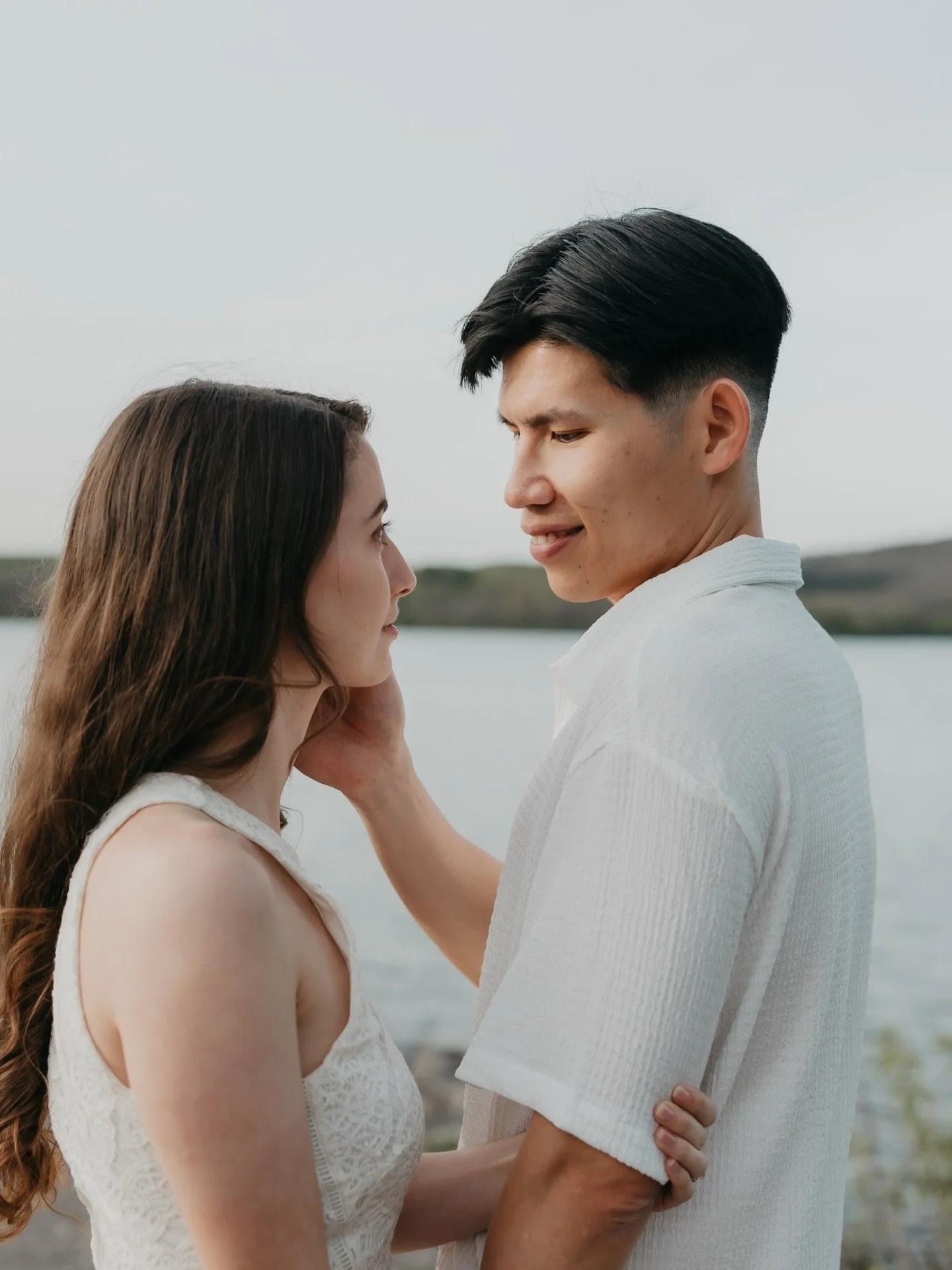Hung out with Johanna and Samuel last week 🫶🏼 swipe for the best ending to a session 

#engagementphotos #engagementphotographer #pittsburghphotographer #weddingphotographer