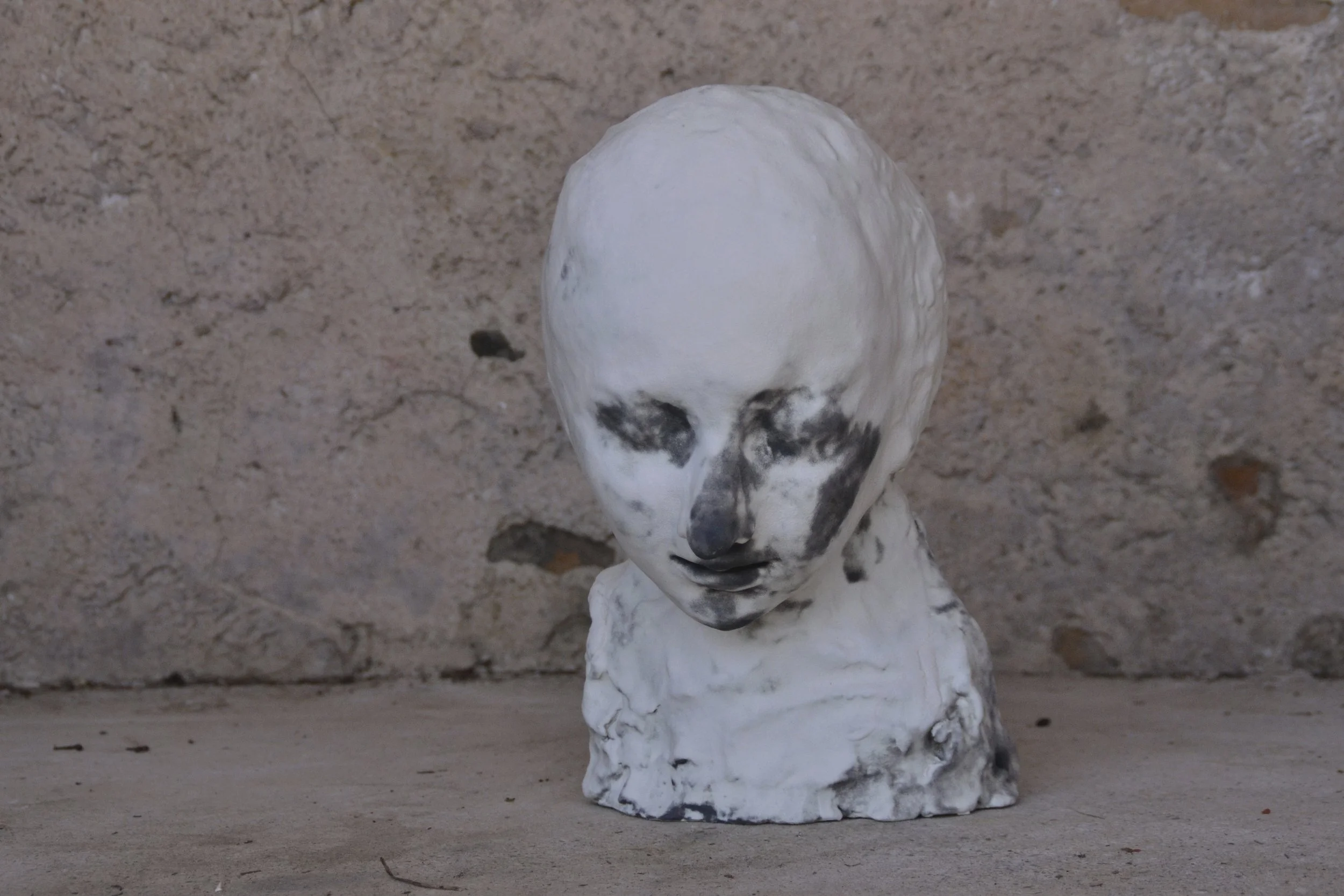 Les Revenants II | 2014 glazed ceramic | height: 25 cm