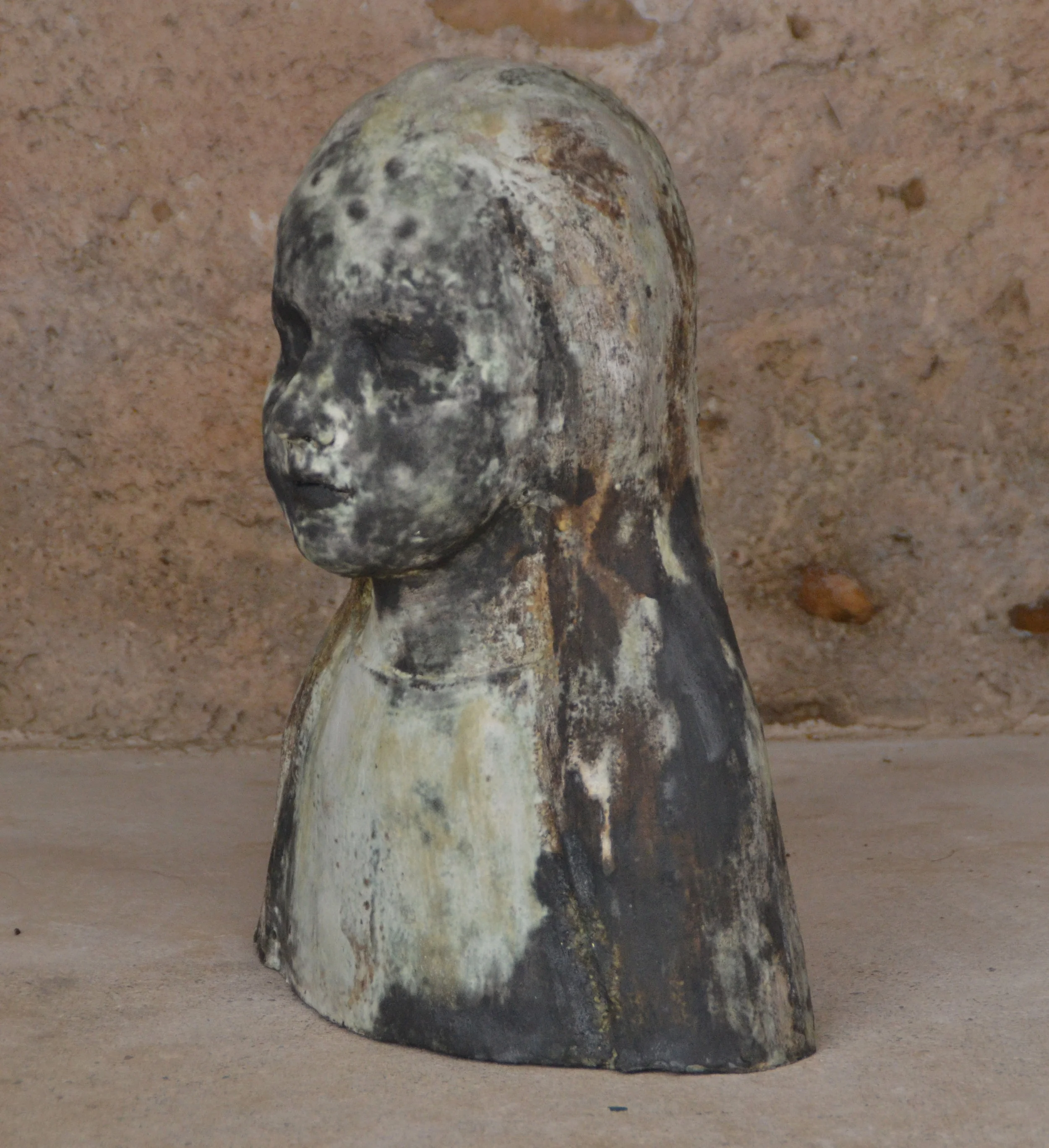 Les revenants ii | 2013 glazed ceramic | height: 42cm
