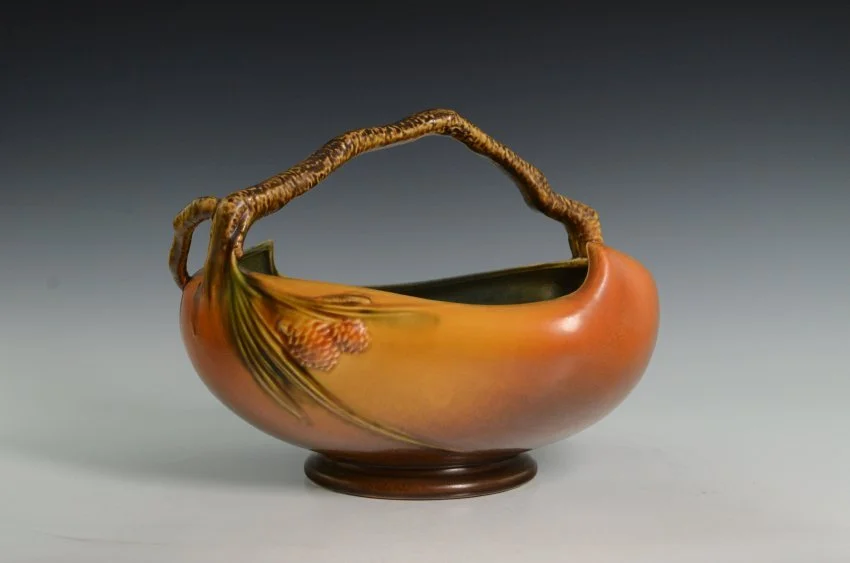 Minute with a Masterpiece: The Roseville Pottery Company with Alta Sims	 	