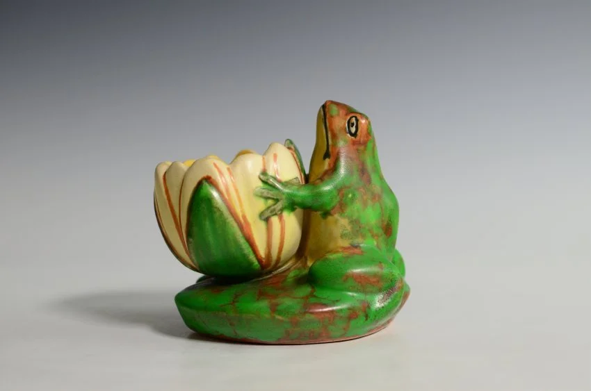 ZMA Puzzler!: Coppertone Frog in Green with Flower by the Weller Pottery Company