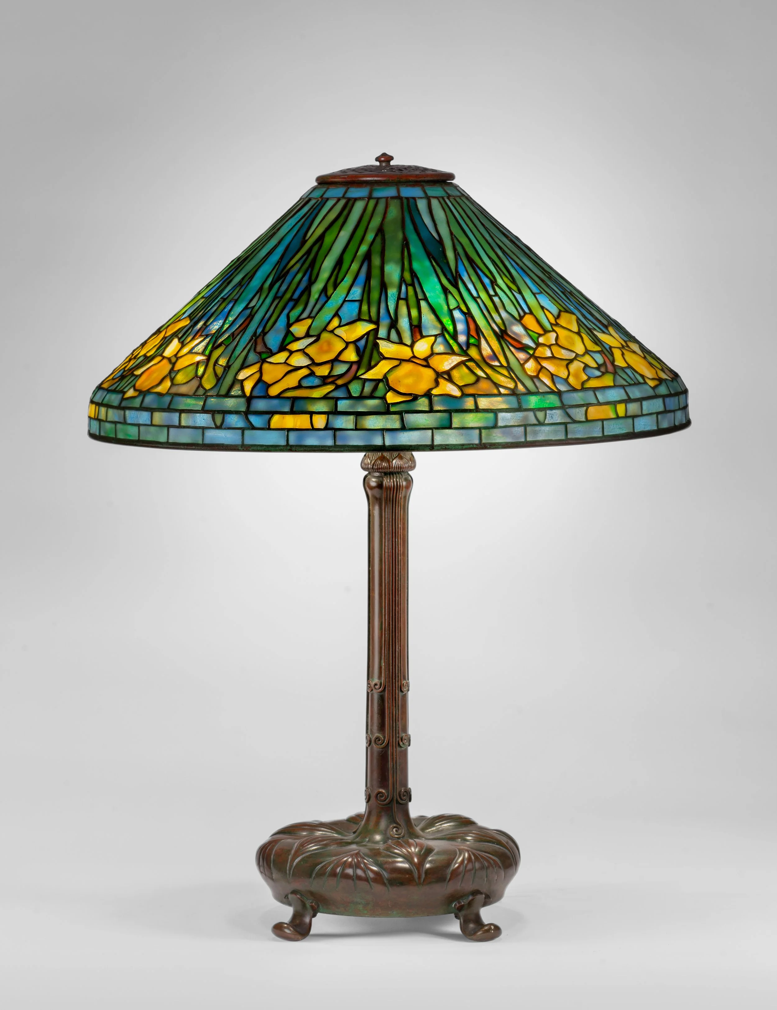 ZMA Puzzler!: Daffodil Library Lamp