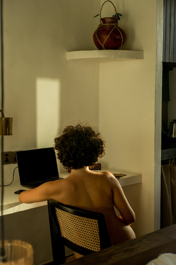 How To Have Safe & Satisfying Virtual Sex With A Long Distance Partner